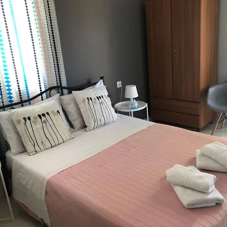 Kakovatos Apartment *