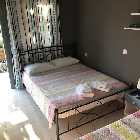 Kakovatos Apartamento *